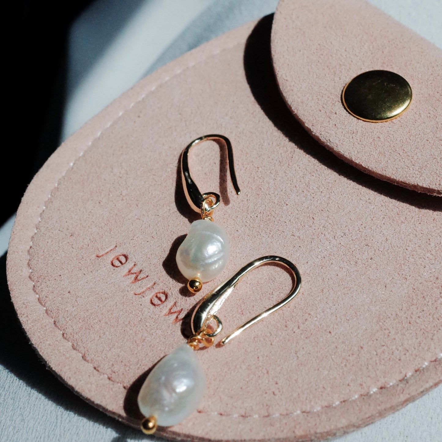 Victoria Pearl Earrings