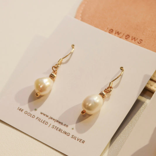 Hera Pearl Earrings