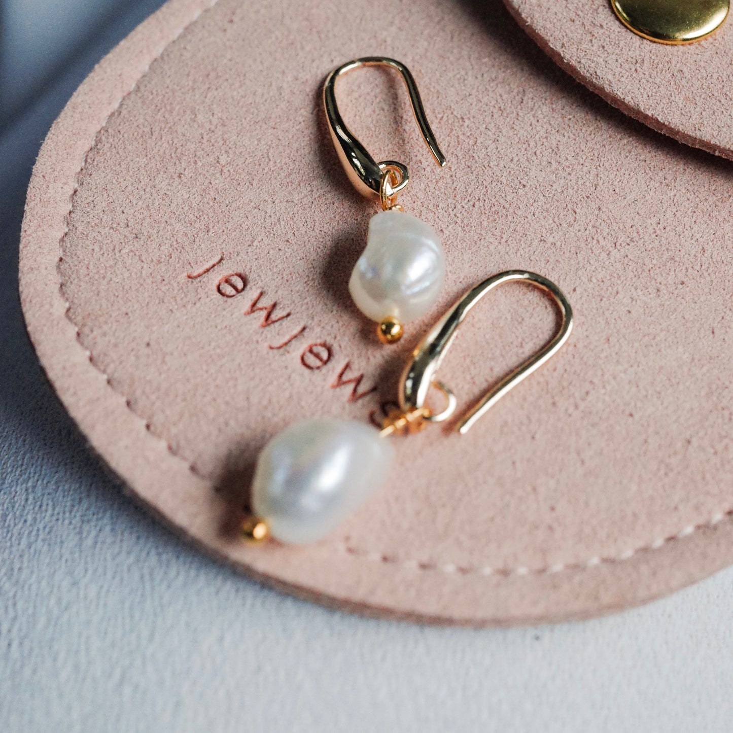 Victoria Pearl Earrings