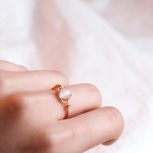 Ivory Cat-eye Stone ring